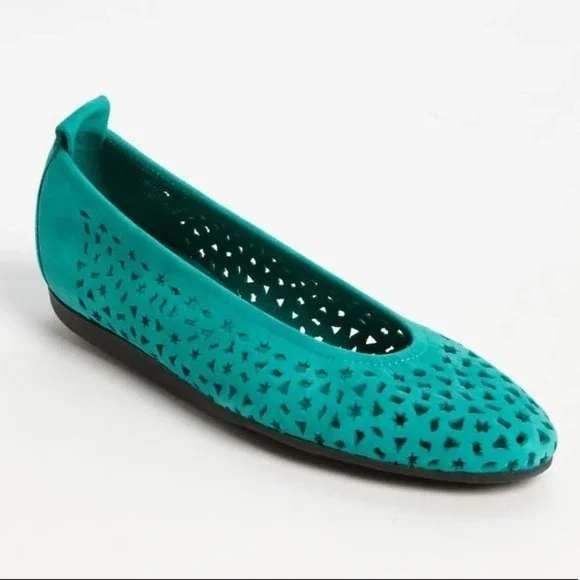 ARCHE Flats Lilly Perforated Leather Ballet Women's Size 9.5 Lilly Green - Picture 1 of 11